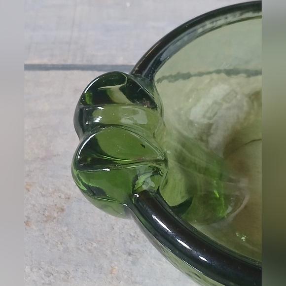 Vintage MCM Atomic Orb Ashtray Textured Glass Avocado Green Ashtray Bowl - Picture 6 of 12